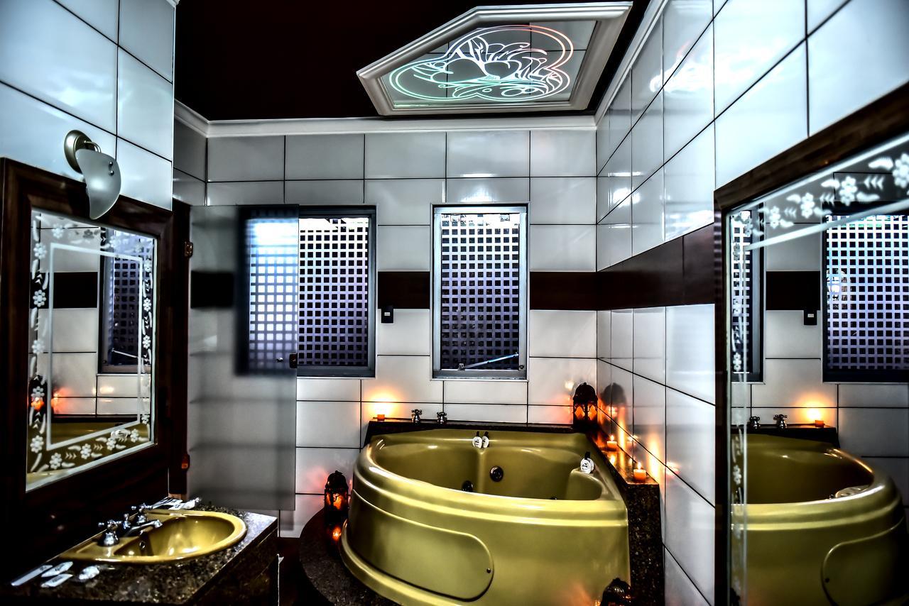 Genus Motel (Adults Only) Uberaba Ngoại thất bức ảnh